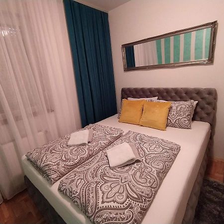 Daniris Apartman Новий Сад Екстер'єр фото