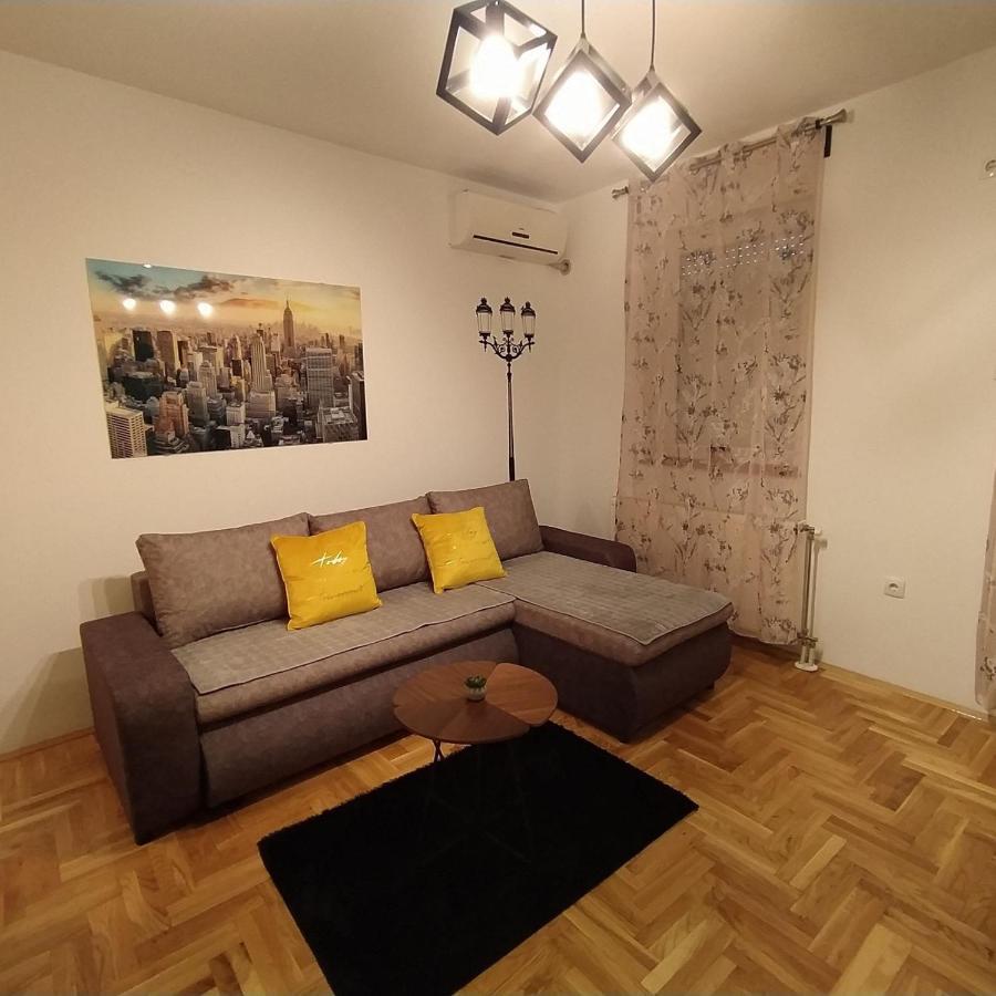 Daniris Apartman Новий Сад Екстер'єр фото