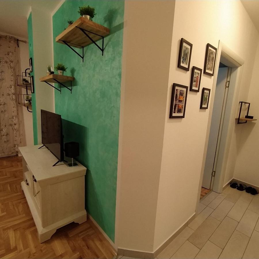 Daniris Apartman Новий Сад Екстер'єр фото